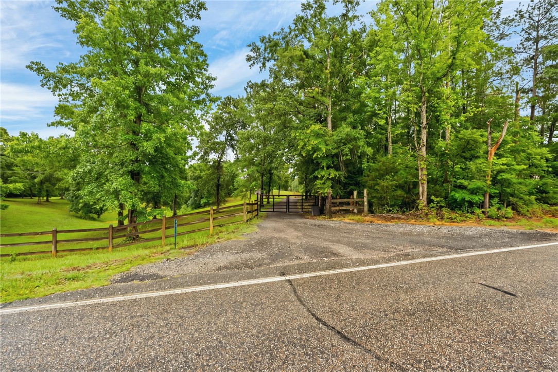 5915 LEE ROAD 390