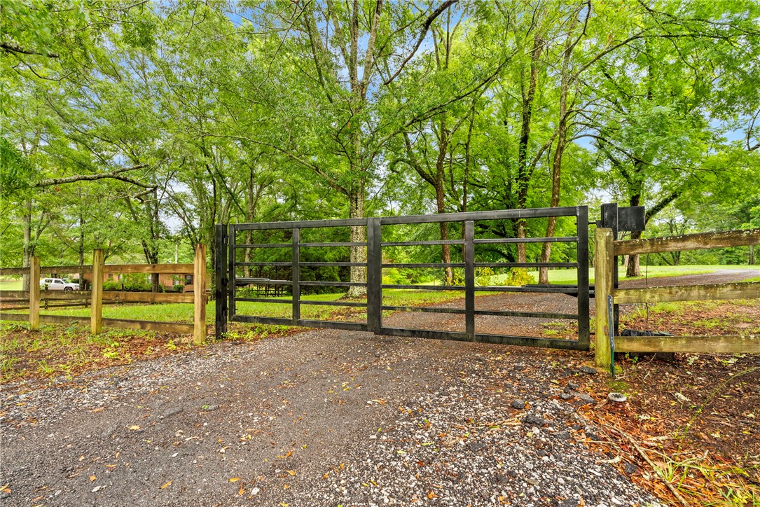 5915 LEE ROAD 390