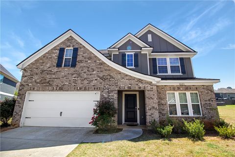 Photo of 1601 LILAH Court, Auburn, AL 36830 (MLS # 180074)