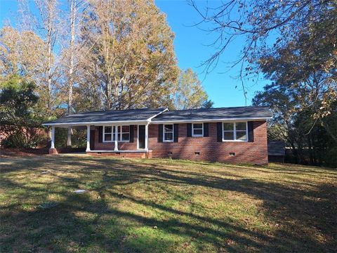 Photo of 105 BIRCH Street, Valley, AL 36854 (MLS # 177574)