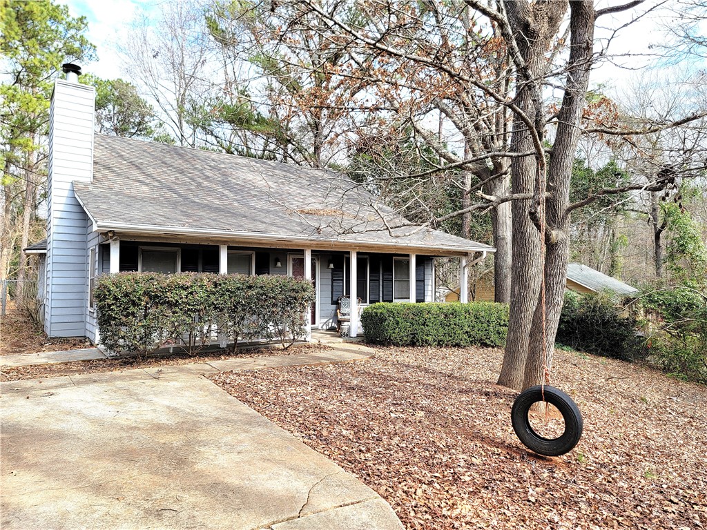 586 OAKVIEW Circle