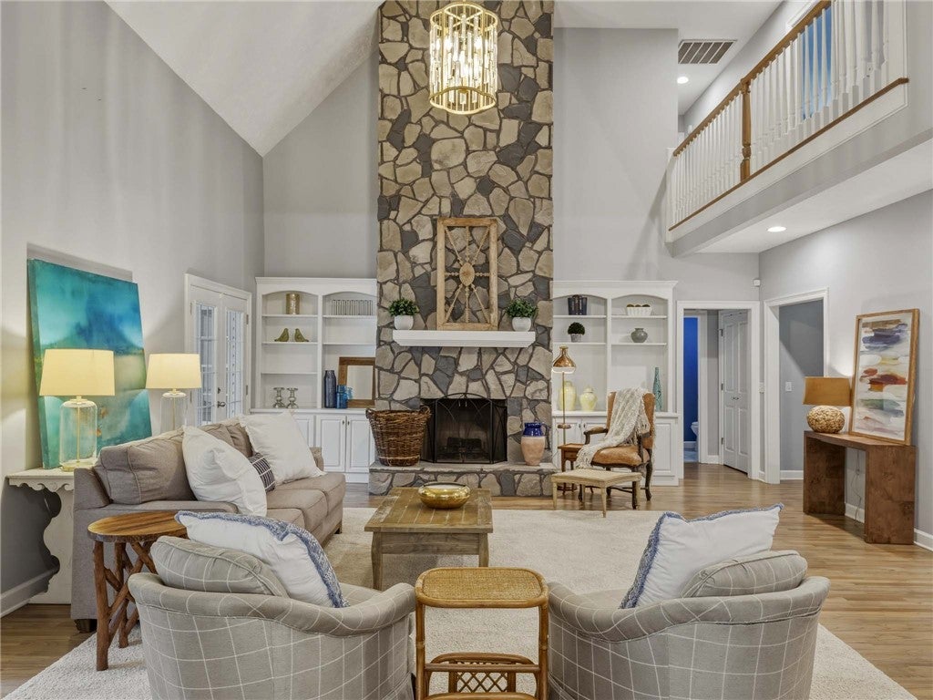 8882 TARA Lane