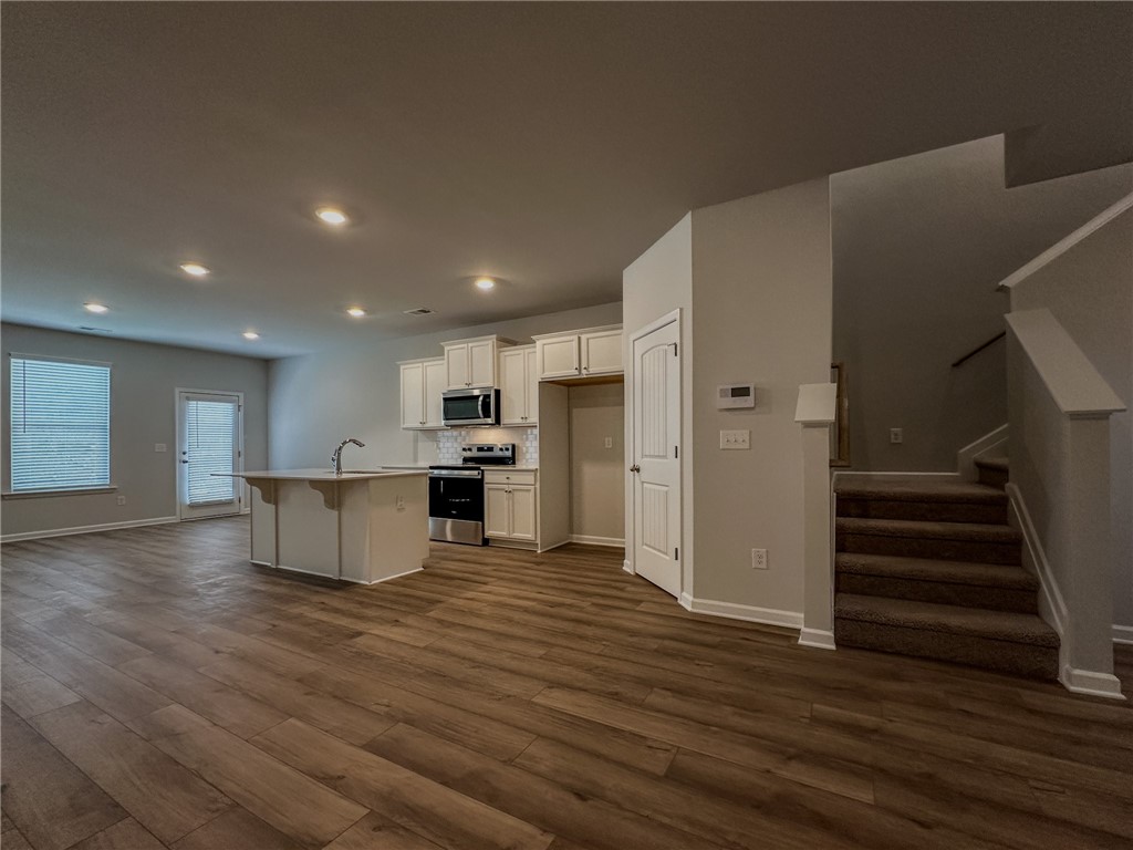 2746 JANSEN Avenue