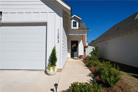 Photo of 1253 WOODLAND Circle, Opelika, AL 36801 (MLS # 178989)