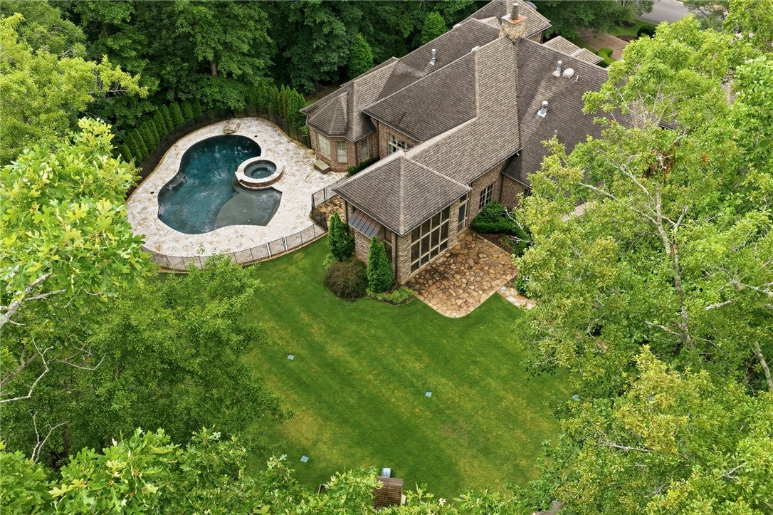 1725 ALTAMONT Court