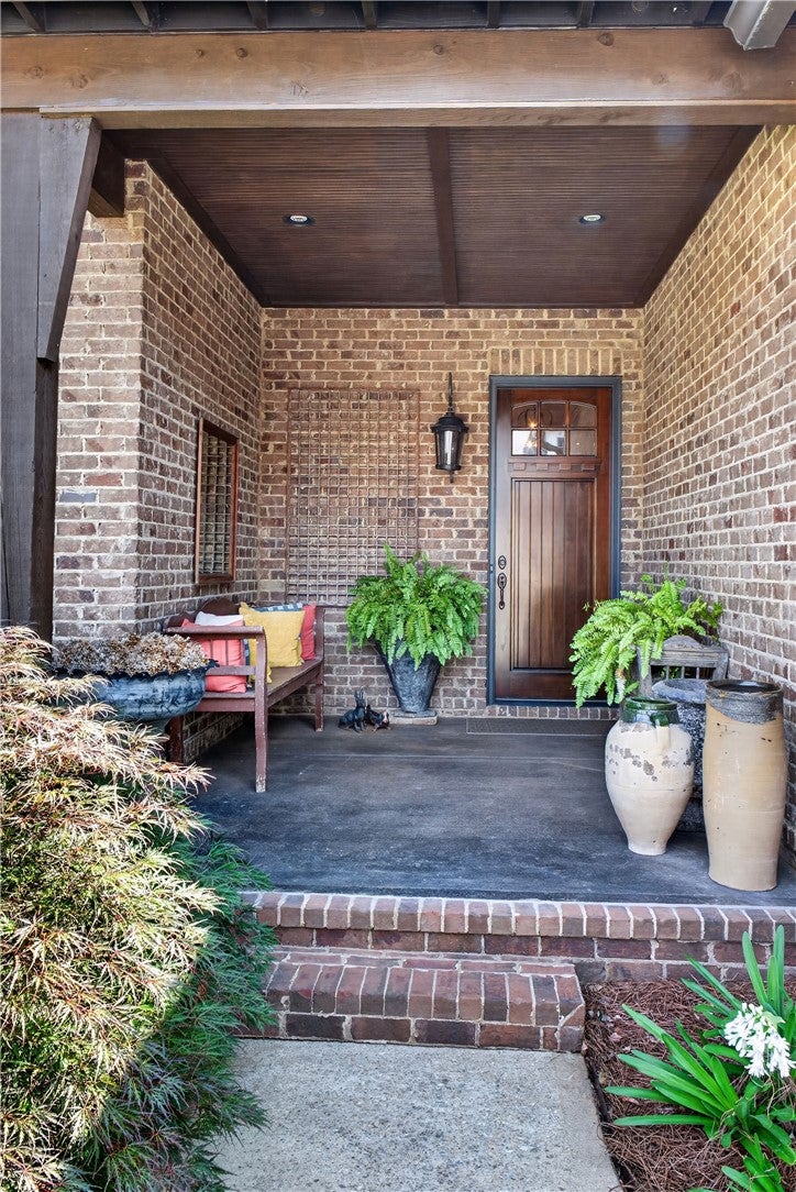 1648 WOODLEY Circle