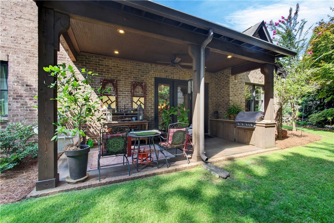 1648 WOODLEY Circle