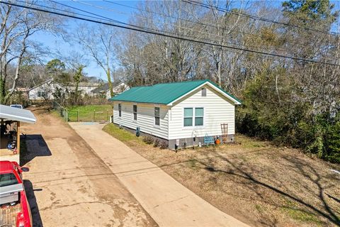 Photo of 1622 3RD Avenue, Opelika, AL 36804 (MLS # 178875)