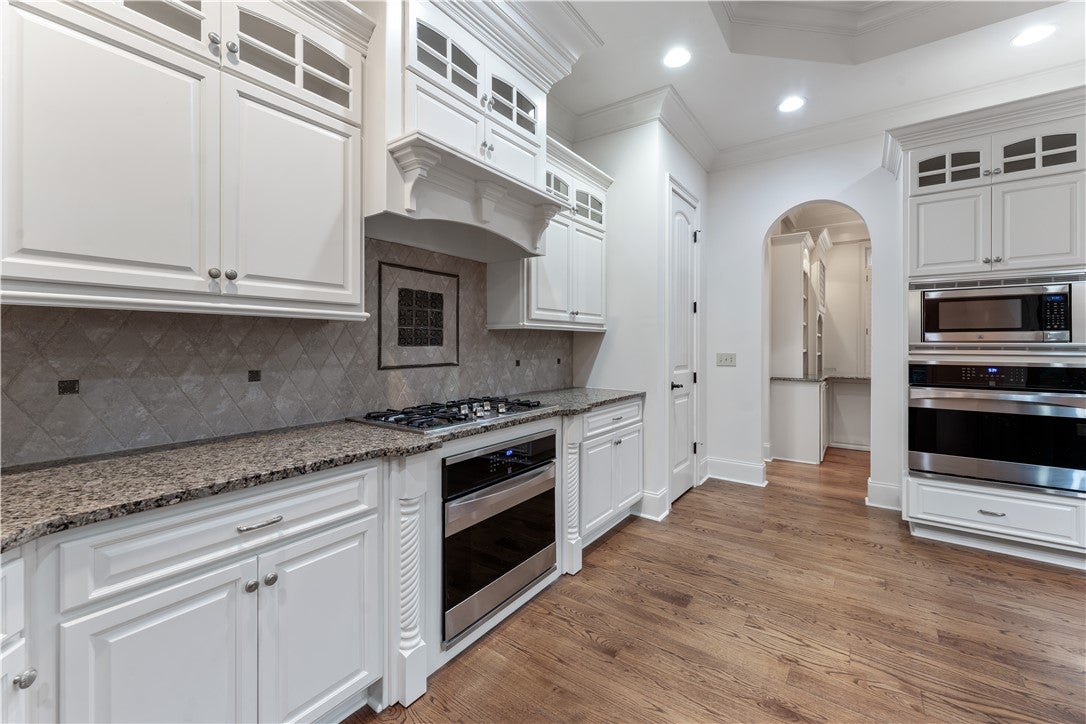 318 BENTLEY Court