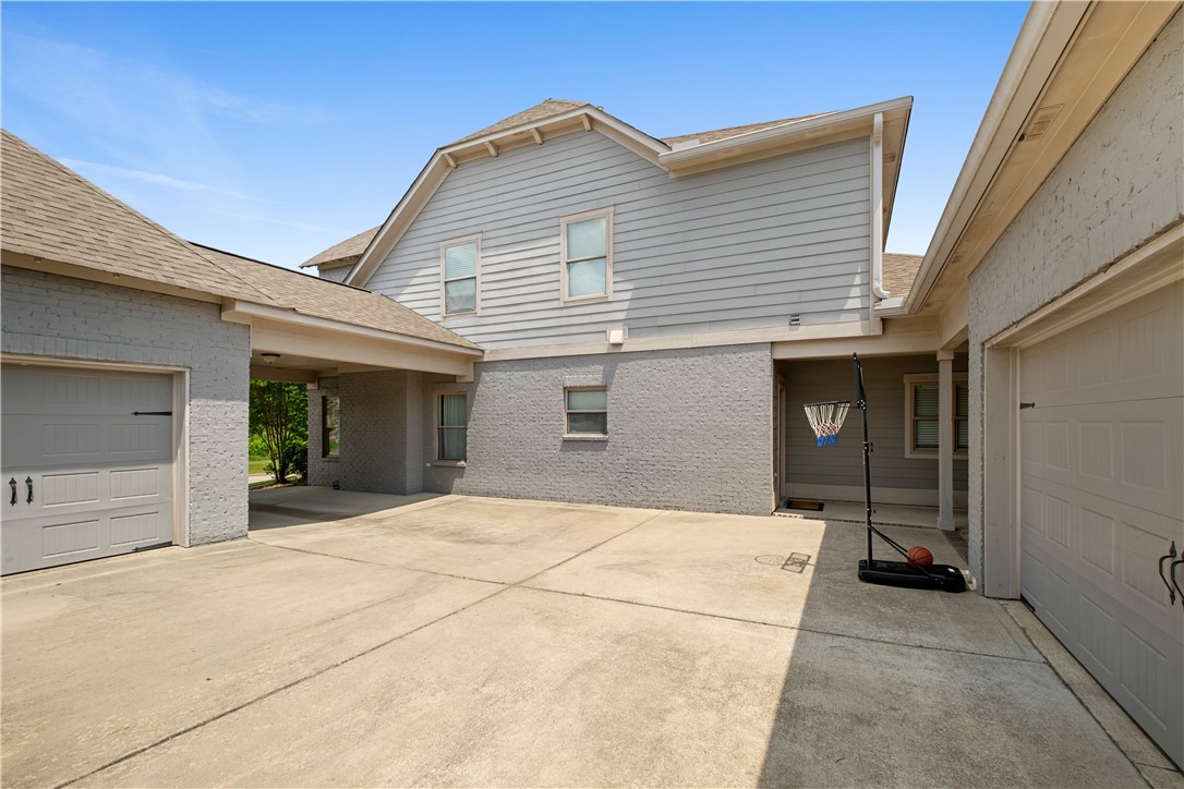 Auburn, Alabama 36830, United States, 4 Bedrooms Bedrooms, ,4 BathroomsBathrooms,Residential,Active,123511