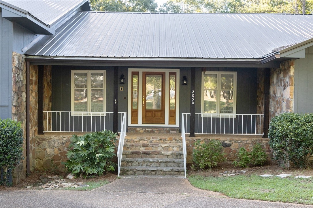 2050 ORIOLE Drive