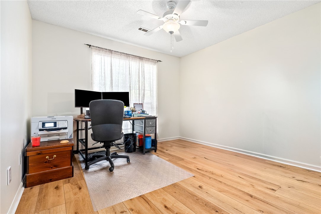 Opelika, Alabama 36801, United States, 3 Bedrooms Bedrooms, ,2 BathroomsBathrooms,Residential,Active,114954