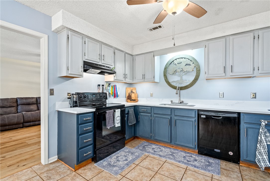 Opelika, Alabama 36801, United States, 3 Bedrooms Bedrooms, ,2 BathroomsBathrooms,Residential,Active,114954