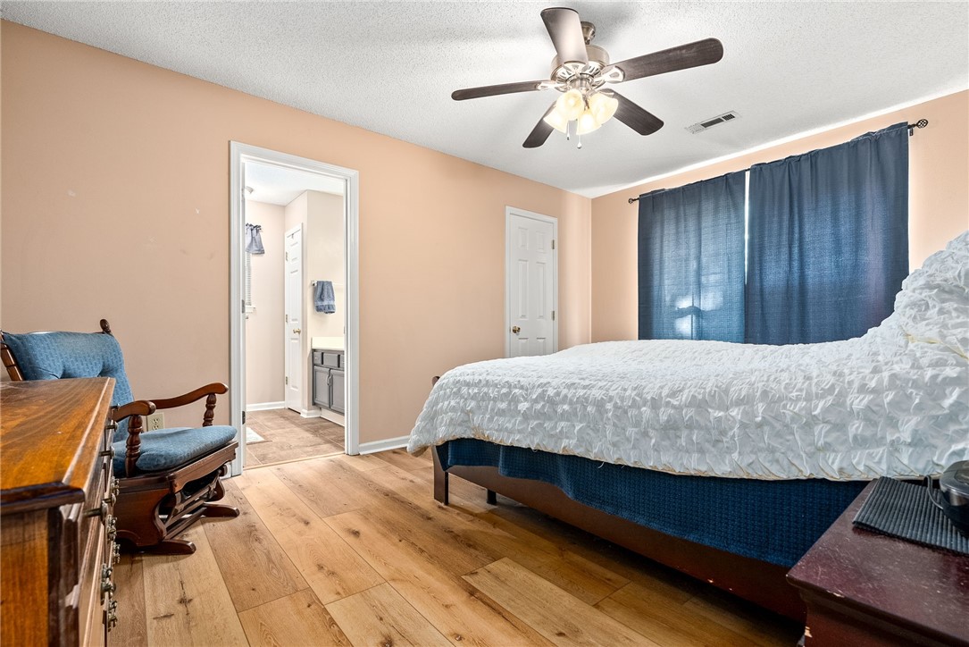 Opelika, Alabama 36801, United States, 3 Bedrooms Bedrooms, ,2 BathroomsBathrooms,Residential,Active,114954