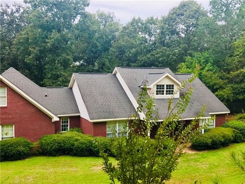 Photo of 388 LEE ROAD 382, Valley, AL 36854 (MLS # 178719)