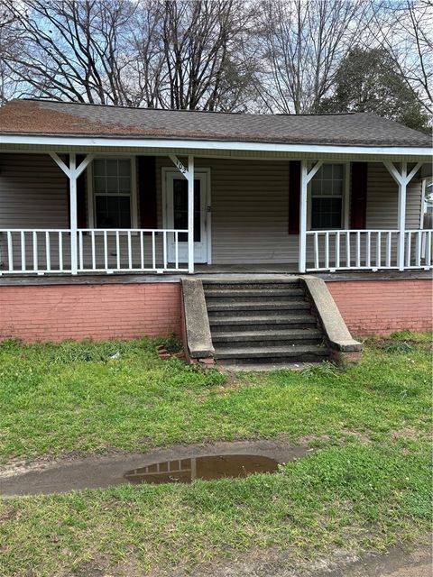 Photo of 102 DENSON Street, Valley, AL 36022 (MLS # 179399)