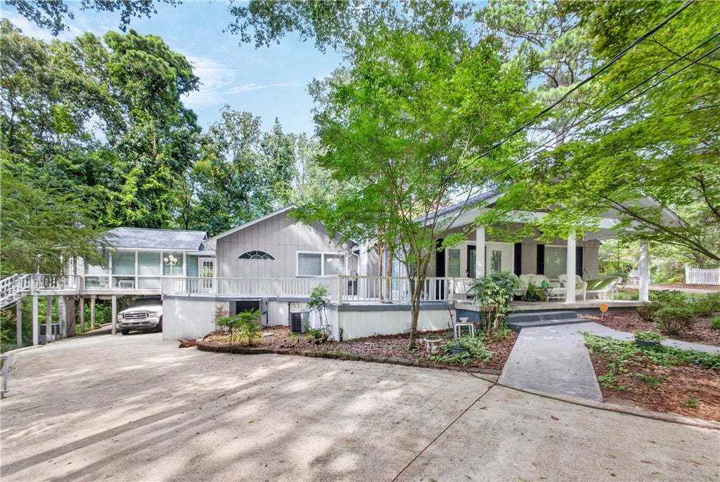 Photo of 125 ANDREWS MILL Road, Tallassee, AL 36078 (MLS # 181588)