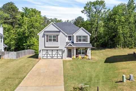 Photo of 2634 DUNKIRK Circle, Auburn, AL 36832 (MLS # 179875)