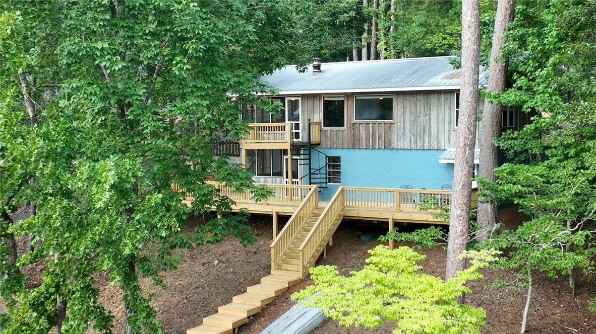801 WINDY POINT Drive