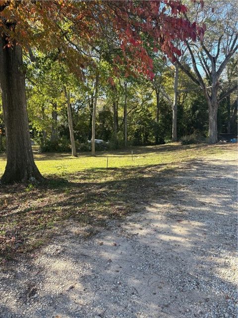 519 S 7TH Street Opelika AL 36801