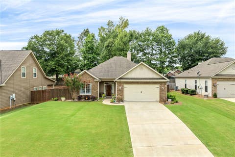 Photo of 2706 CARRIAGE HOUSE Lane, Opelika, AL 36801 (MLS # 181394)