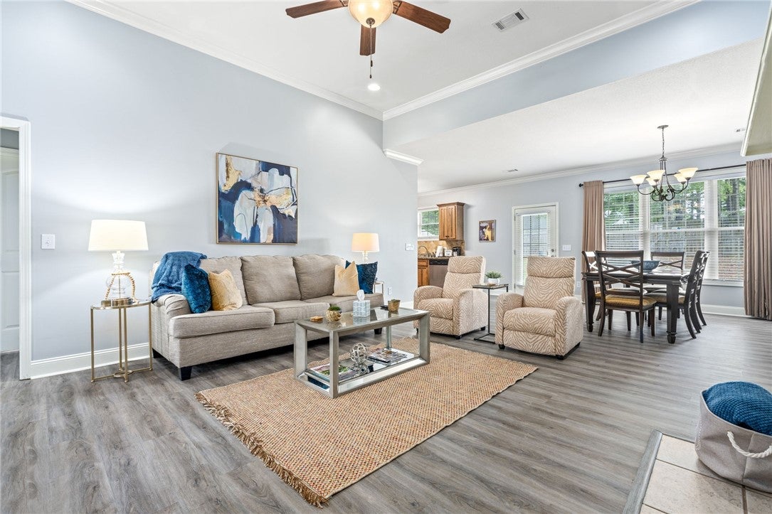 2706 CARRIAGE HOUSE Lane