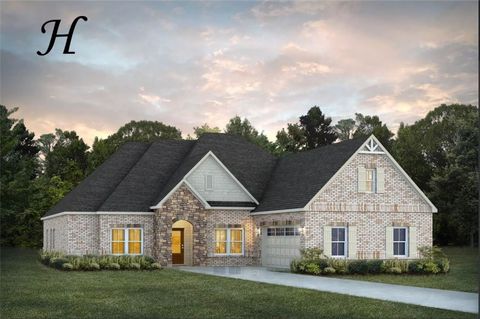 2841 RAINMAKER RUN Drive Auburn AL 36832