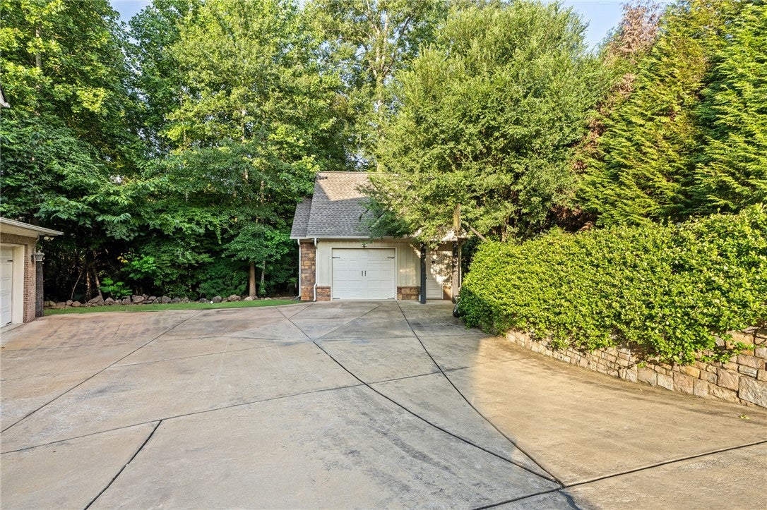 1735 CANDLER Way