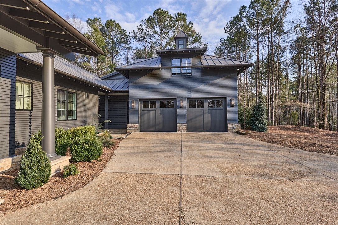2898 MONTANA Way
