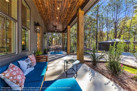 Photo of 543 ELKS Parkway, Alexander City, AL 35010 (MLS # 180112)