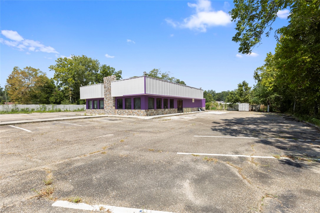 633 W CONECUH Avenue