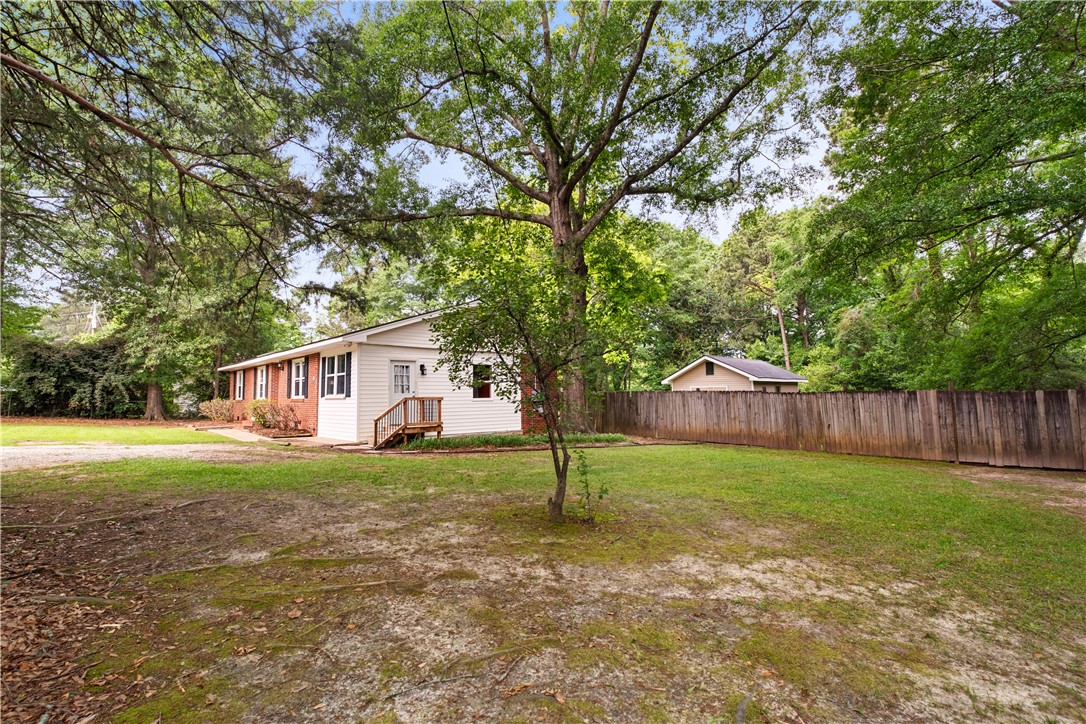 583 E UNIVERSITY Drive