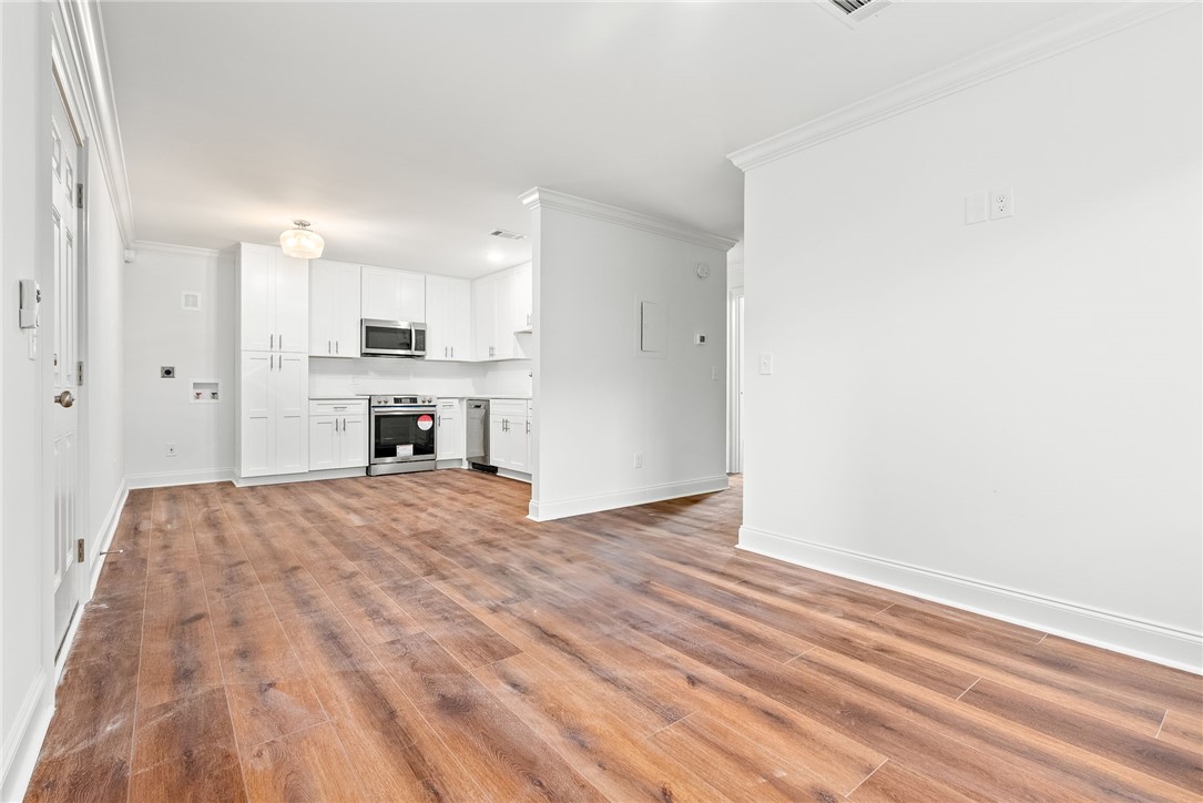 111 THOMAS Street 10