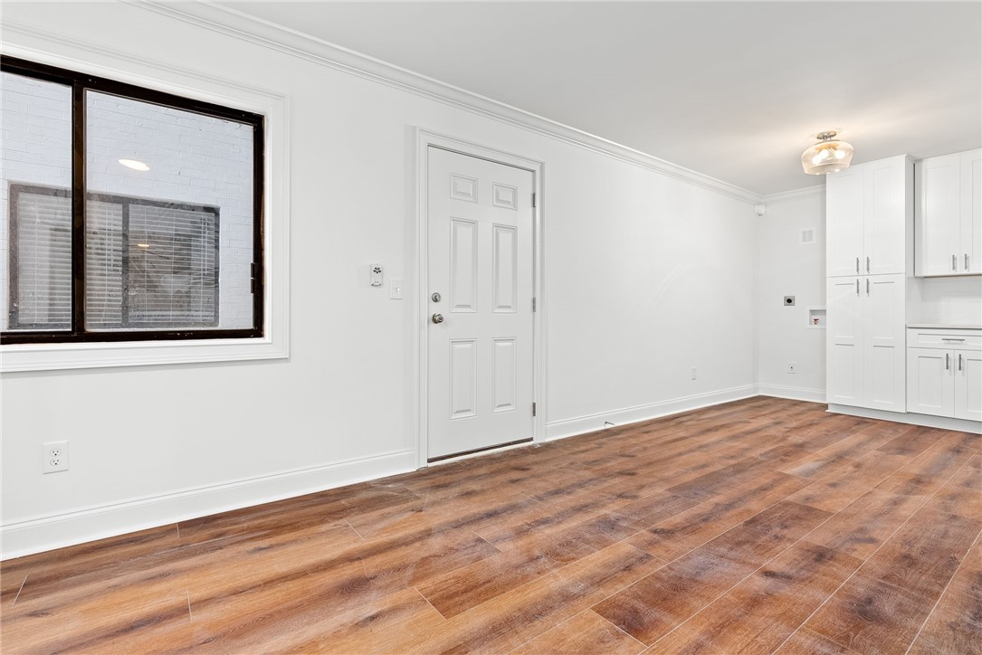 111 THOMAS Street 10