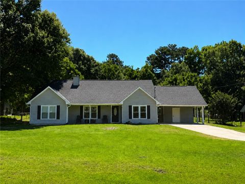 Photo of 267 LEE ROAD 437, Phenix City, AL 36870 (MLS # 180867)