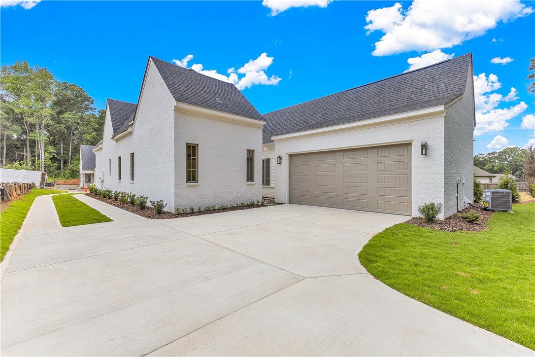546 ARBOR Drive