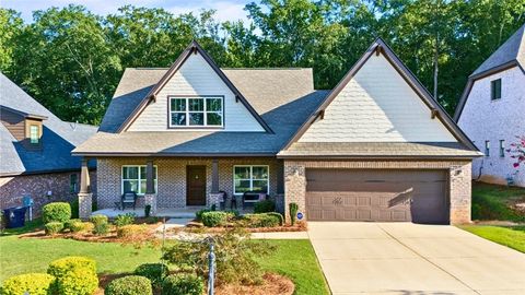 1749 LOIS Lane Auburn AL 36832