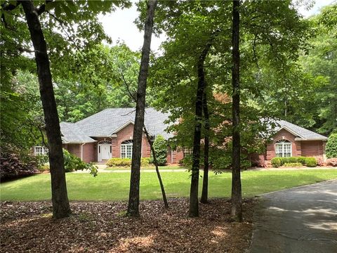 2811 HAMILTON Road Auburn AL 36830