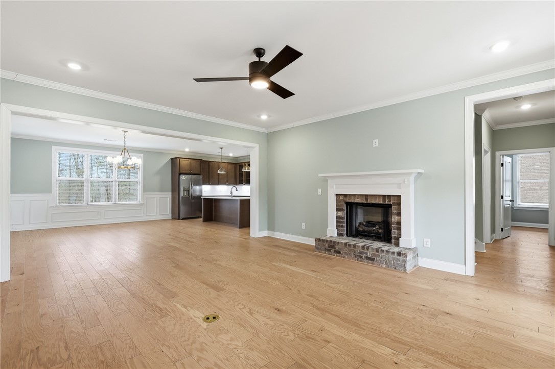 1637 JAMES BURT Parkway