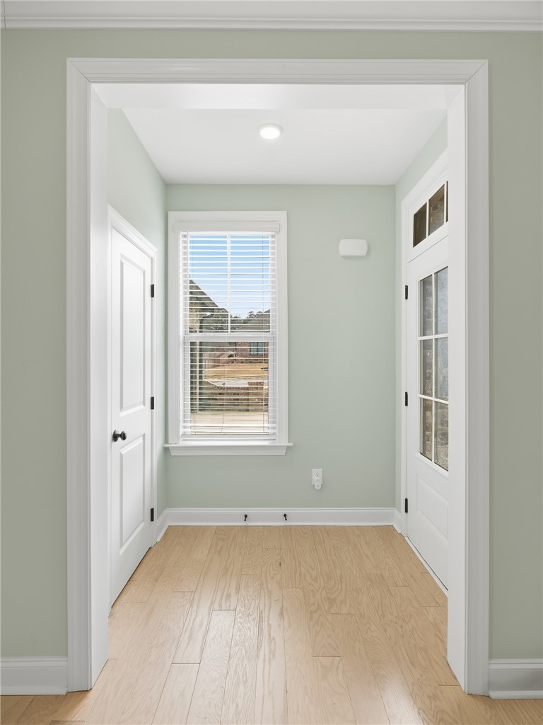 1637 JAMES BURT Parkway