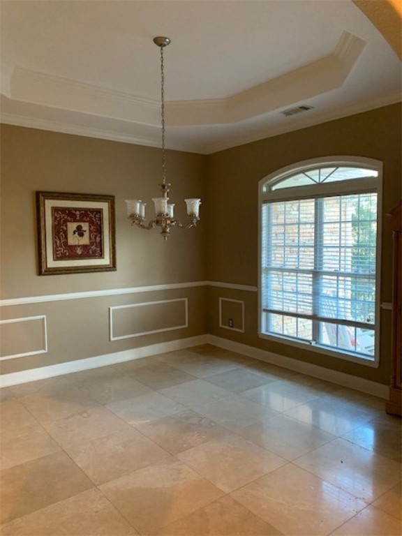 1810 SOUTHLAKE Drive