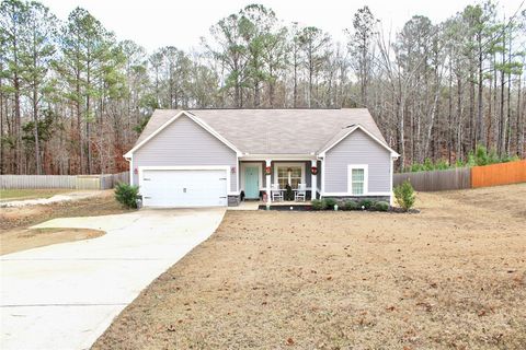 Photo of 32 LEE ROAD 2156, Valley, AL 36854 (MLS # 178093)