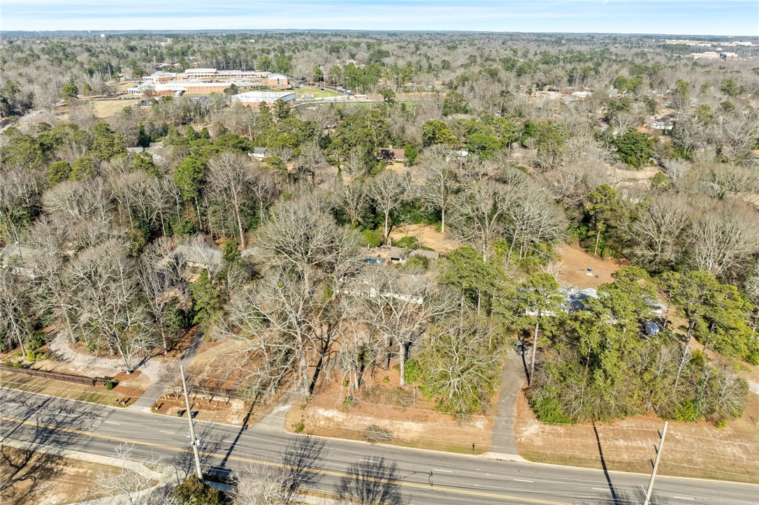 905 MOORES MILL Road