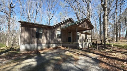 Photo of 1272 DEJARNETTE Road, Kellyton, AL 35089 (MLS # 179956)