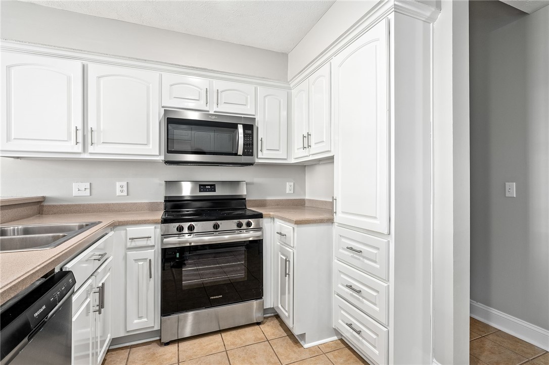 1848 SHADOW BEND Lane
