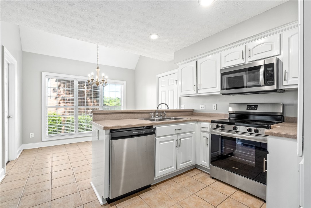 1848 SHADOW BEND Lane
