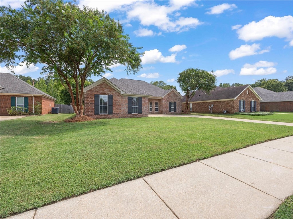 Photo of 1090 AUTUMN RIDGE Road, Montgomery, AL 36117 (MLS # 182108)