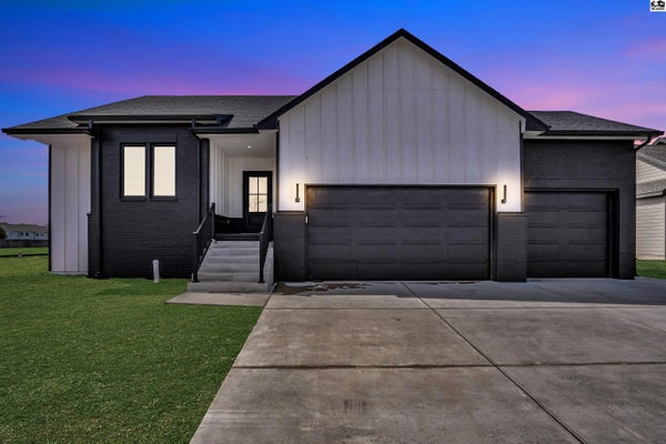 1651 SONORA DR, MCPHERSON, KS 67460 - Image 01685a8b1ef03b9d5d1bbc7fa2fbc201/2311022717