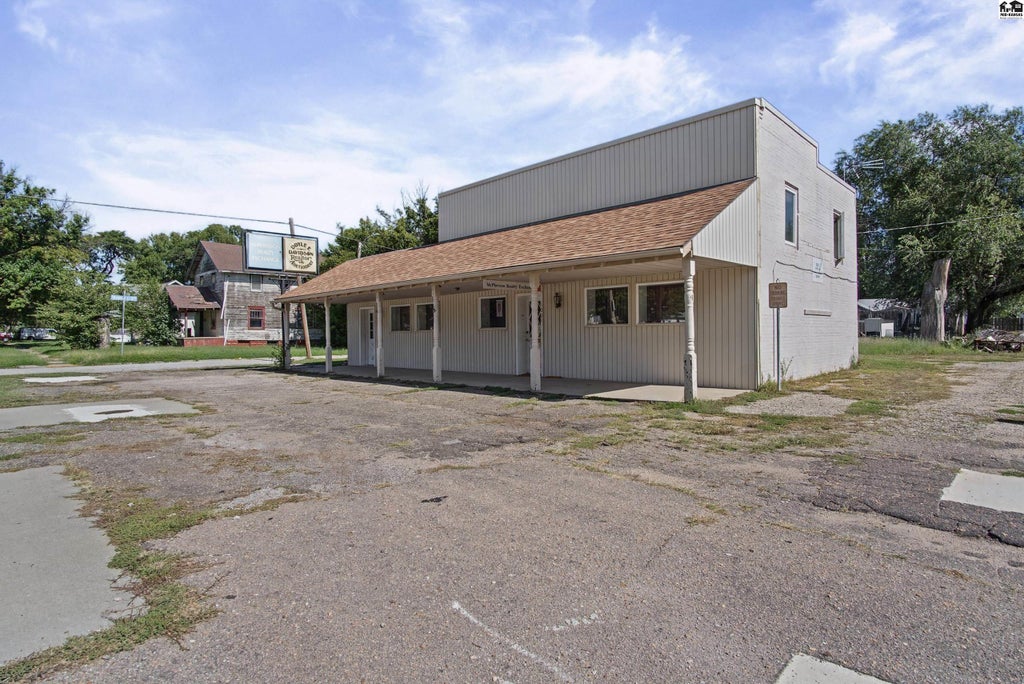 Photo of 1001 S Main St, McPherson, KS 67460 (MLS # 55660)