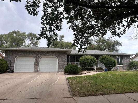 521 OAK PARK DR, MCPHERSON, KS 67460 - Image 5a64878c5aeb5dda3acb2dca926b64d2/2273426252